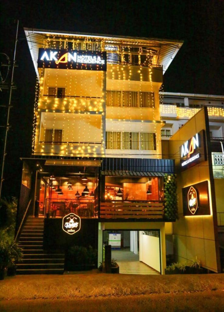 Akan Hotel And Residence Meppādi Buitenkant foto